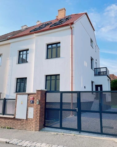 Rodinný dům Mukařovská, Praha