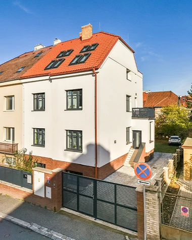 Rodinný dům Mukařovská, Praha